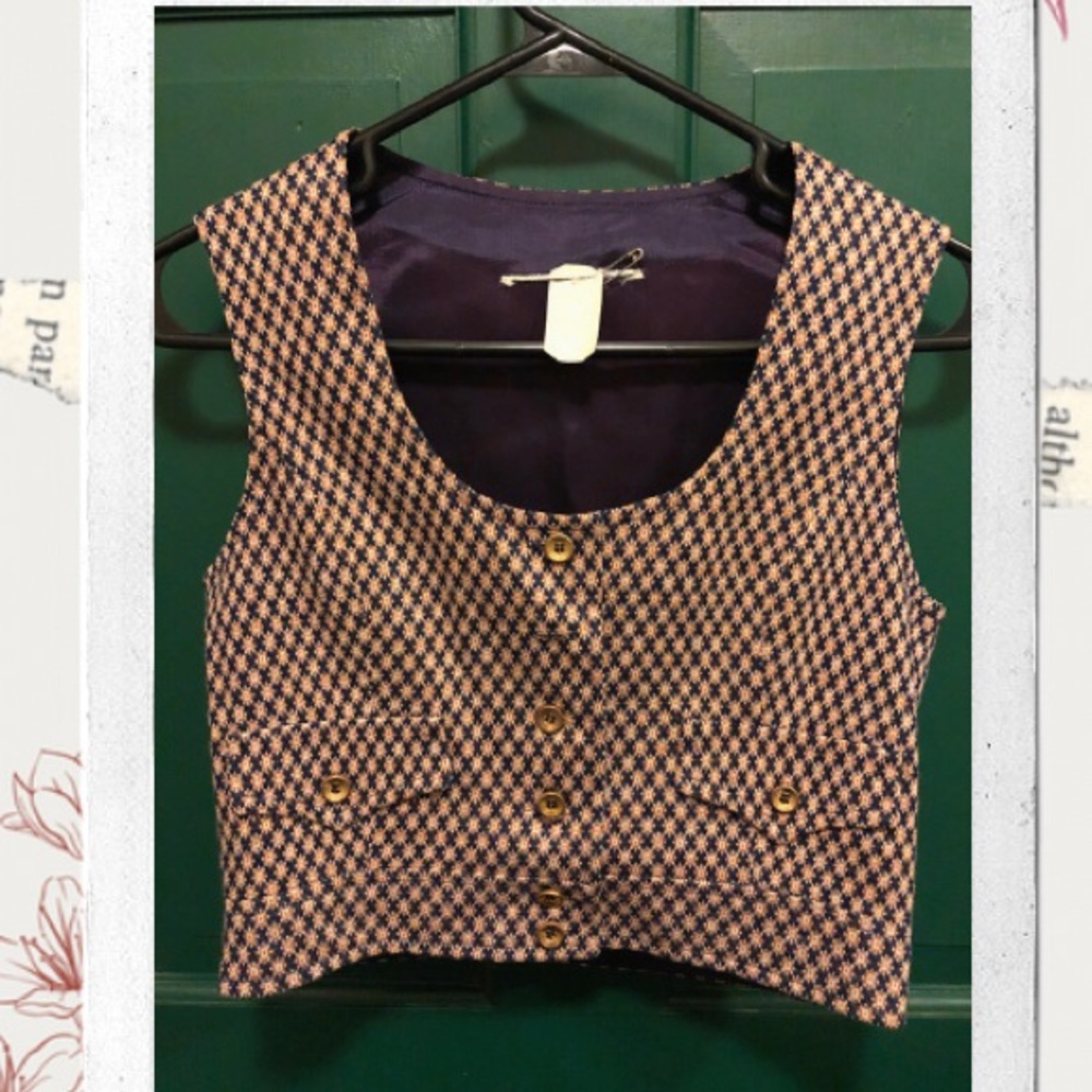 Beautiful Vintage Vest with Faux Pockets